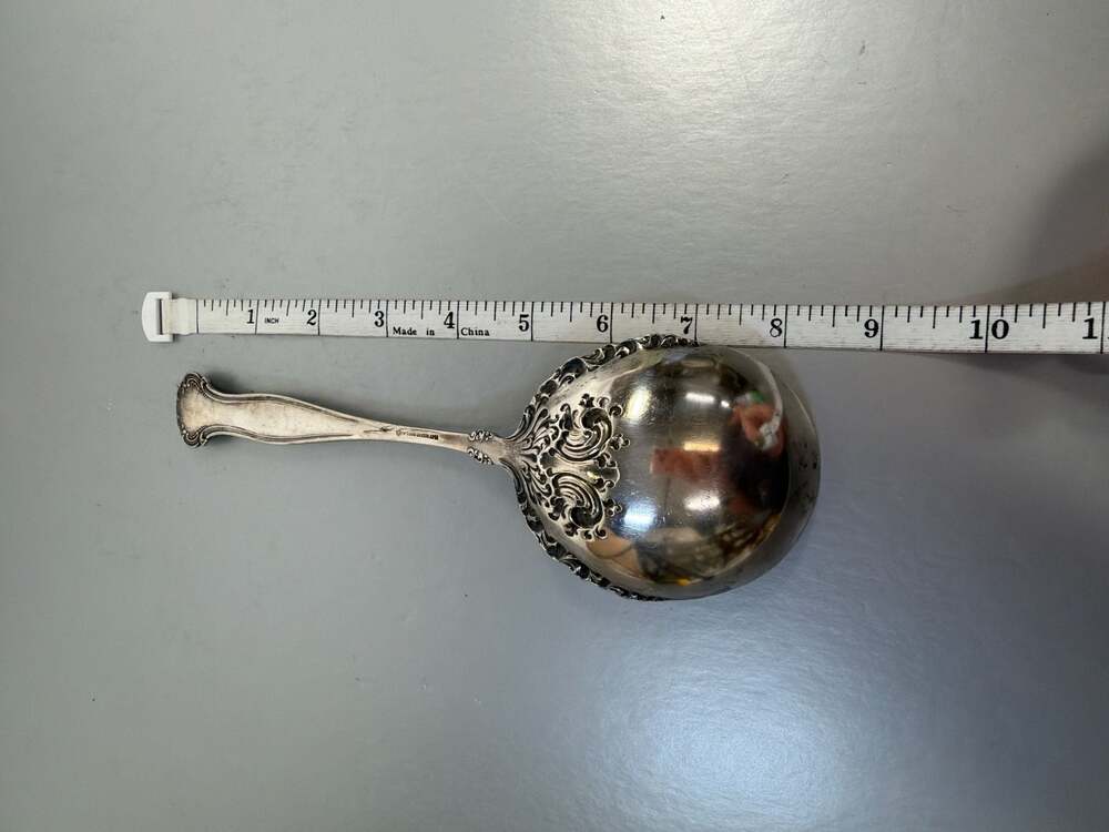 1847 Rogers Bros Avon Pattern Silverplate Berry Serving Spoon 9" - Picture 6 of 6